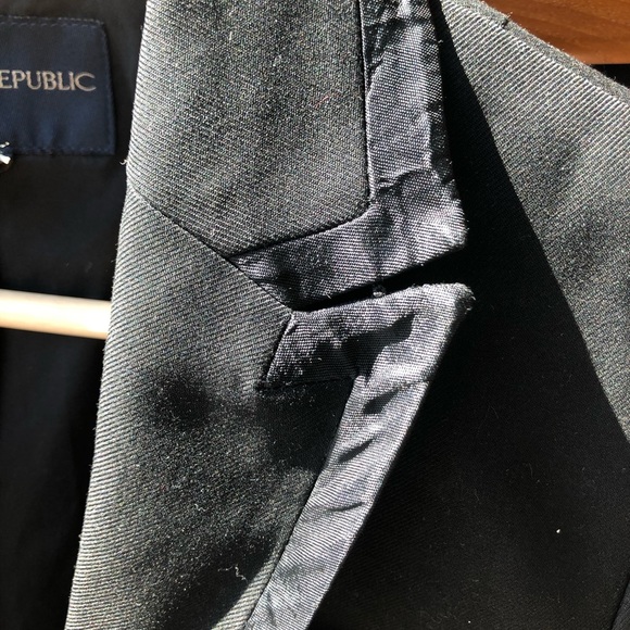 Banana republic cropped black blazer size 4 - Picture 3 of 3